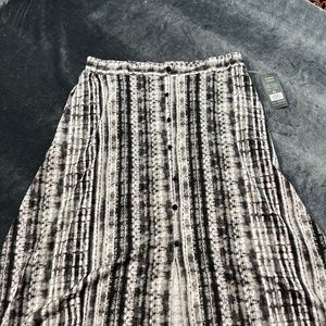 Robert Louis petite skirt